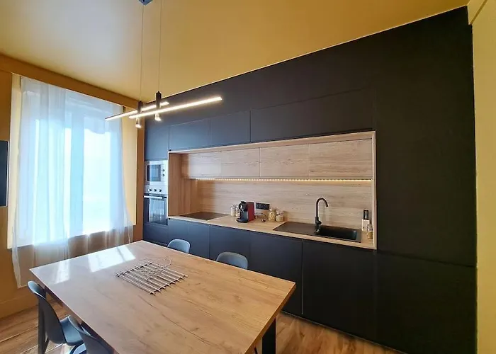 Geneve - Fastueux * Reims